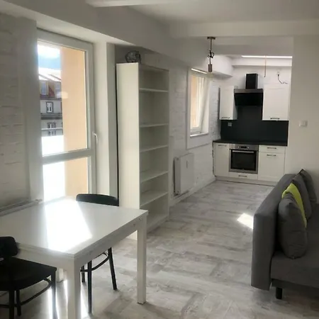Penguin 2128 Apartment
